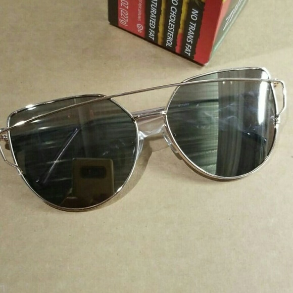 Accessories - Big CAT Style woman Fashion trendy Sunglasses blac